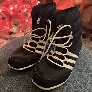 ADIDAS Outdoor Padded Primaloft Traxioc
Climaheat High Top Boots SIZE 10